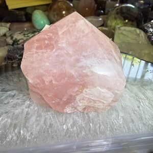 Rose Quartz Tower / half raw